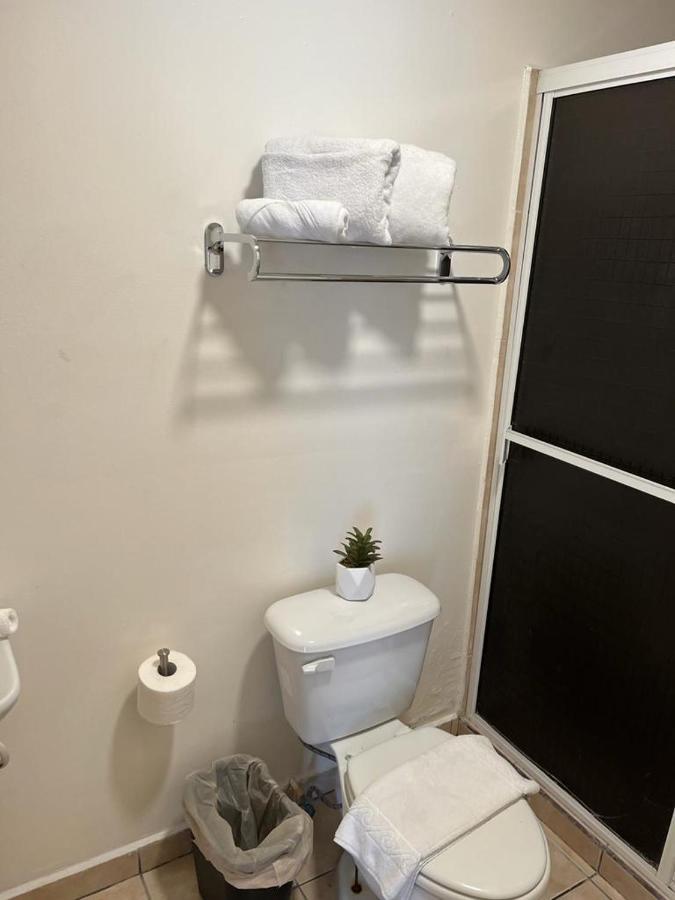 טיחואנה Del Bosque Tj Inn מראה חיצוני תמונה